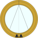 Круглое деревянное окно с откидной створкой